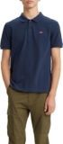 Levi’s Housemark Polo: comodidad y estilo clásico para hombre en Dress Blues 👕